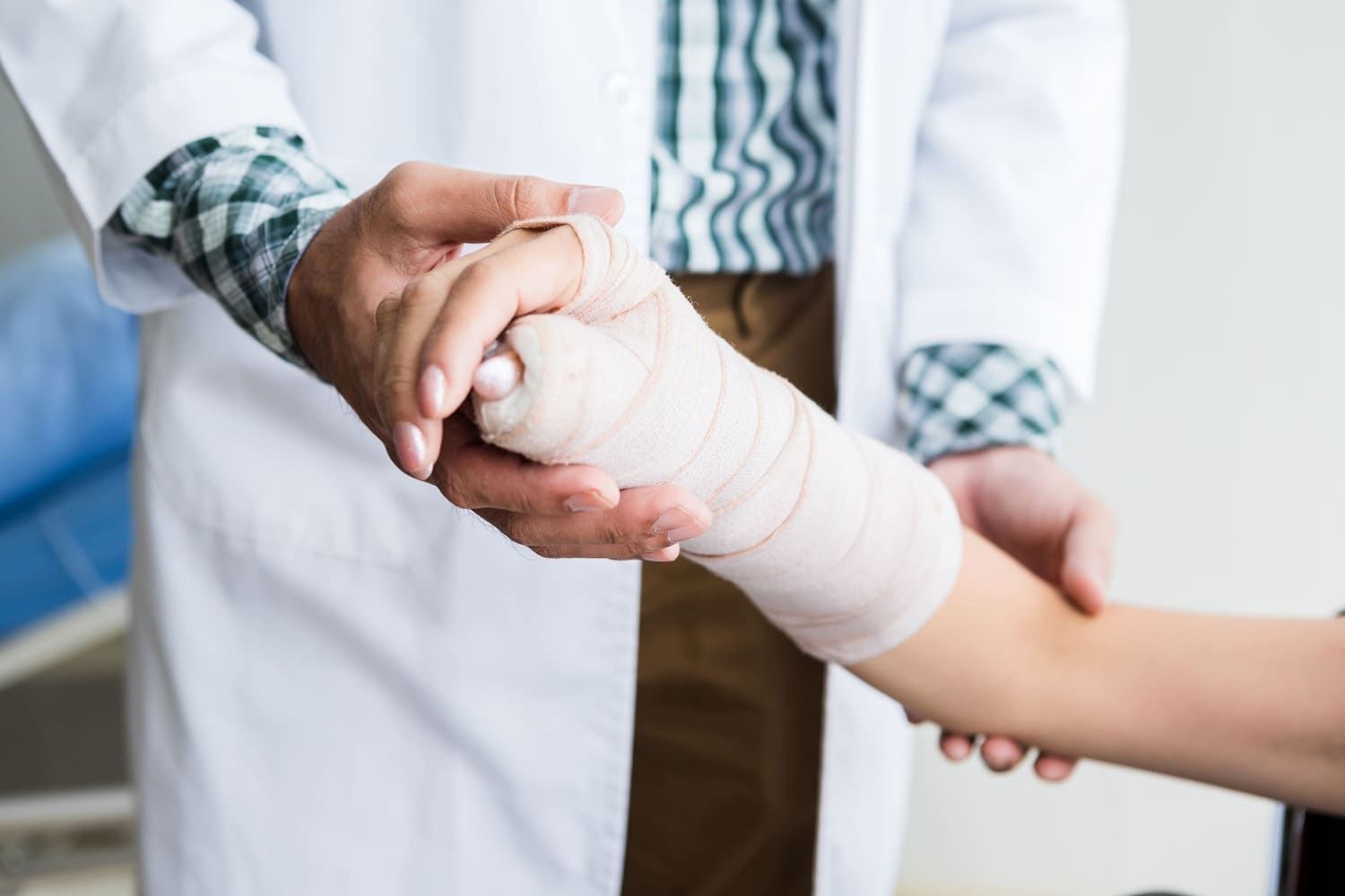 Manejo Conservador de Fracturas en Interlomas - Ortopedia GAVE
